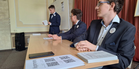 Na GJŠ se konaly Studentské parlamentní volby