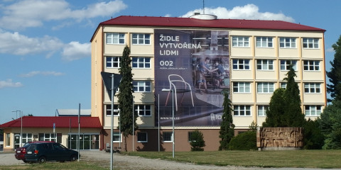 Exkurze studentů ekonomie do továrny TON v Bystřici pod Hostýnem